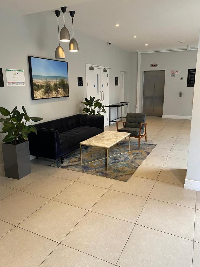 Morden 1 Bedroom City- Apt Central Stylish Living Croydon Dış mekan fotoğraf