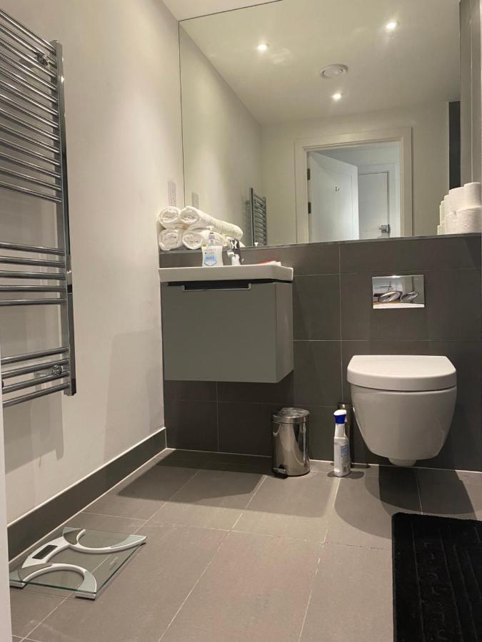 Morden 1 Bedroom City- Apt Central Stylish Living Croydon Dış mekan fotoğraf